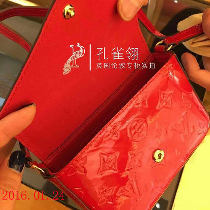 Louis Vuitton路易威登lv女包16春款漆面小牛皮口盖单肩包M90282 Louis Vuitton路易威登lv女包16春款漆面小牛皮口盖单肩包M90282