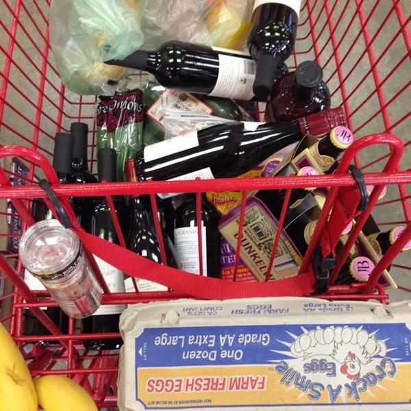Photo taken at Trader Joe's by Jen T. on 8/10/2014-加尼福尼亚 沙加缅度福尔瑟姆大道5000(在第51街) Photo taken at Trader Joe's by Jen T. on 8/10/2014