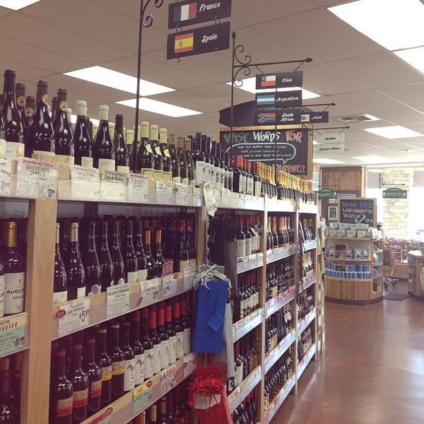 Photo taken at Trader Joe's by Marúsia F. on 8/16/2012-俄亥俄州哥伦布伊斯顿环路3888 Photo taken at Trader Joe's by Marúsia F. on 8/16/2012