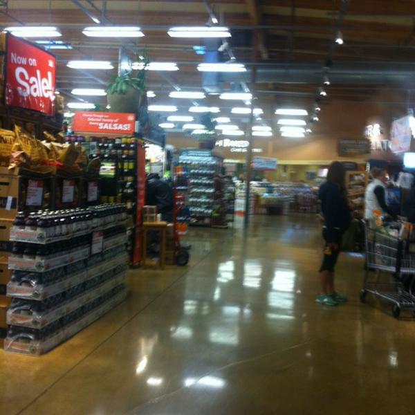 Photo taken at Whole Foods Market by Jorge A. on 3/27/2012-加利福尼亚州埃尔塞贡多塞普尔维达大道760 Photo taken at Whole Foods Market by Jorge A. on 3/27/2012