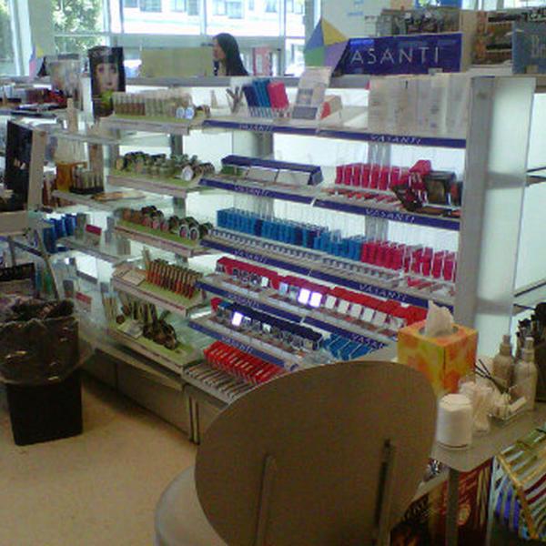 Photo taken at Shoppers Drug Mart by Faye S. on 7/19/2012