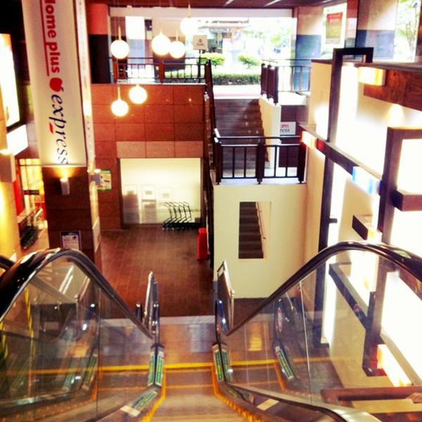 Photo taken at 홈플러스익스프레스 (Home plus Express) by Kate K. on 9/19/2011