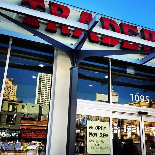 Photo taken at Trader Joe's by Eliza on 11/24/2012-加尼福尼亚旧金山海德街1095(在加州街) Photo taken at Trader Joe's by Eliza on 11/24/2012