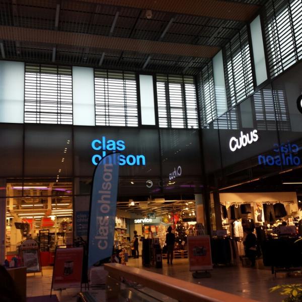 Photo taken at Clas Ohlson by Željko Š. on 12/17/2013
