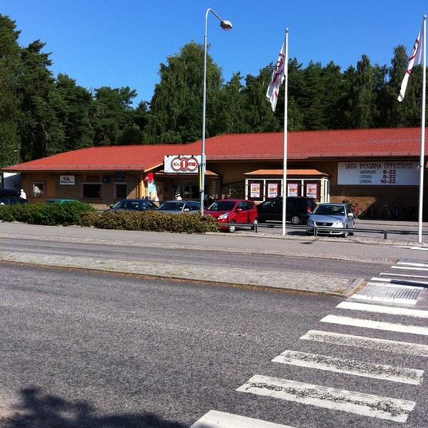 Photo taken at ICA Ettan by Andrew A. on 12/7/2012
