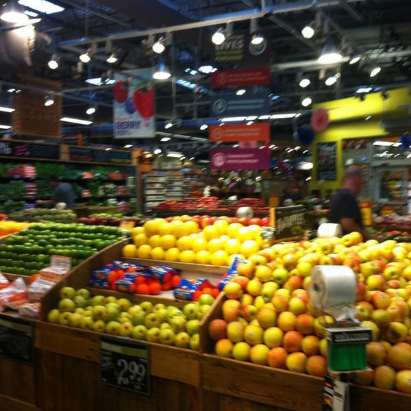 Photo taken at Whole Foods Market by -德克萨斯州休斯敦达拉斯街701 Photo taken at Whole Foods Market by