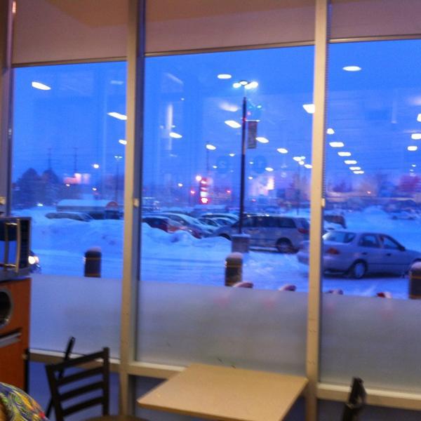 Photo taken at Longo's by Richy L. on 2/16/2013-加拿大密西沙加邱吉尔大道莱尔德路3163 Photo taken at Longo's by Richy L. on 2/16/2013