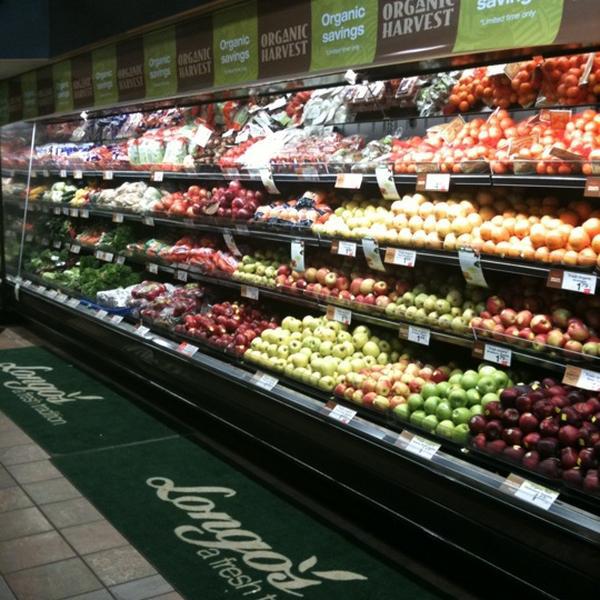 Photo taken at Longo's by OrganicExpert on 4/9/2011-加拿大密西沙加邱吉尔大道莱尔德路3163 Photo taken at Longo's by OrganicExpert on 4/9/2011