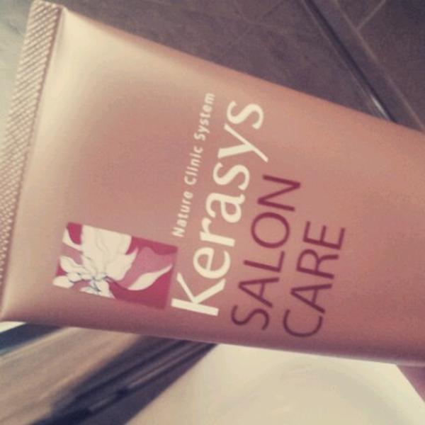 Photo taken at 올리브영 (OLIVE YOUNG) by Евгения С. on 8/31/2012