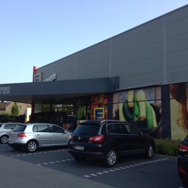 Photo taken at Edeka Aktiv Markt Reimann by Martin E. on 7/9/2013