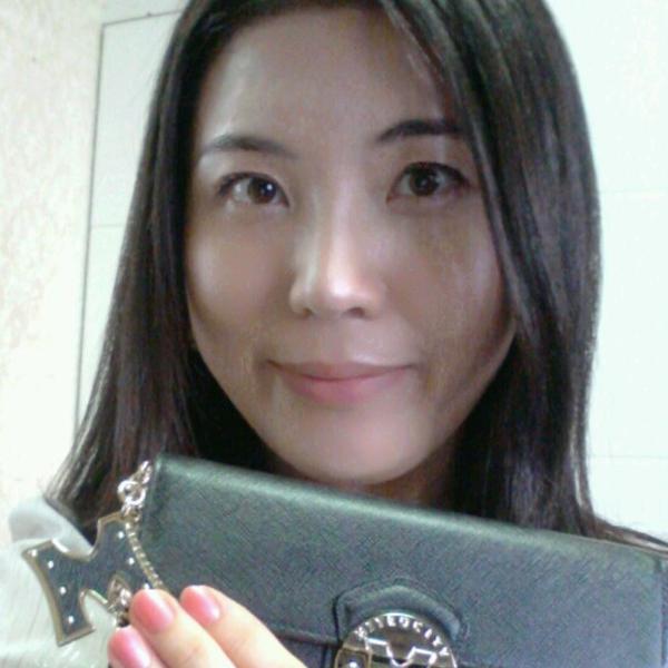 Photo taken at 롯데마트 (LOTTE Mart) by JuHyun B. on 8/15/2012