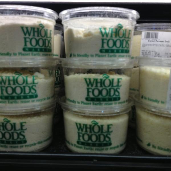 Photo taken at Whole Foods Market by goko.usa on 2/20/2013-德克萨斯州达拉斯卢姆阿尔托路4100号 Photo taken at Whole Foods Market by goko.usa on 2/20/2013