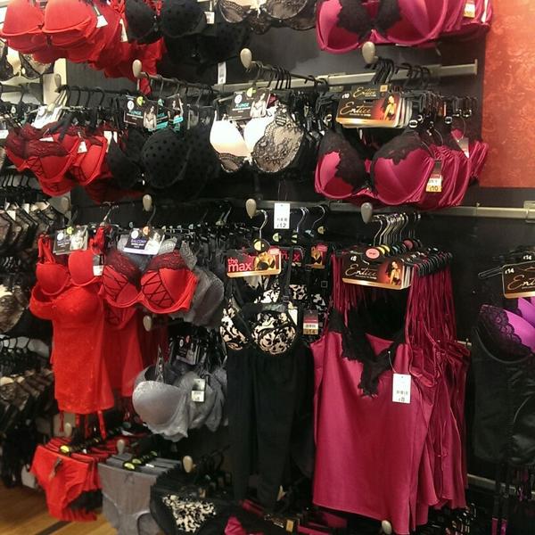 Photo taken at Asda by Julie G. on 12/16/2014-英国利兹奥尔寇斯购物中心 Photo taken at Asda by Julie G. on 12/16/2014