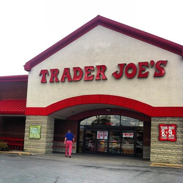 Photo taken at Trader Joe's by Susan R. on 8/18/2013-田纳西州纳什维尔市希尔斯伯勒帕克路3909(在阿伯特马丁路和理查德琼斯路之间) Photo taken at Trader Joe's by Susan R. on 8/18/2013