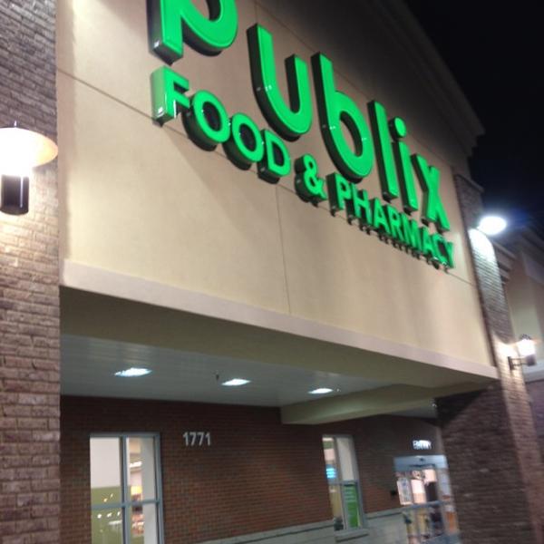 Photo taken at Publix by Michael S. on 5/1/2012