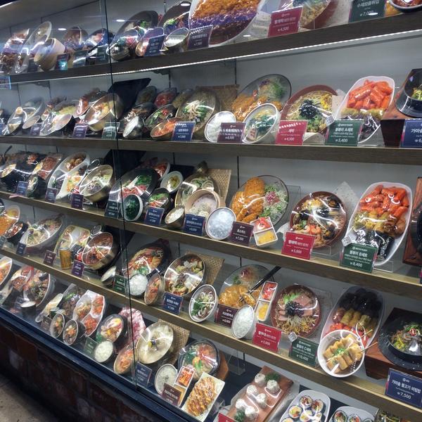 Photo taken at 롯데마트 (LOTTE Mart) by Сергей В. on 4/16/2015