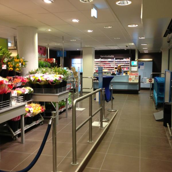 Photo taken at Albert Heijn by Marianne W. on 9/4/2013-荷兰格罗宁根伍德艾宾格街19号 Photo taken at Albert Heijn by Marianne W. on 9/4/2013