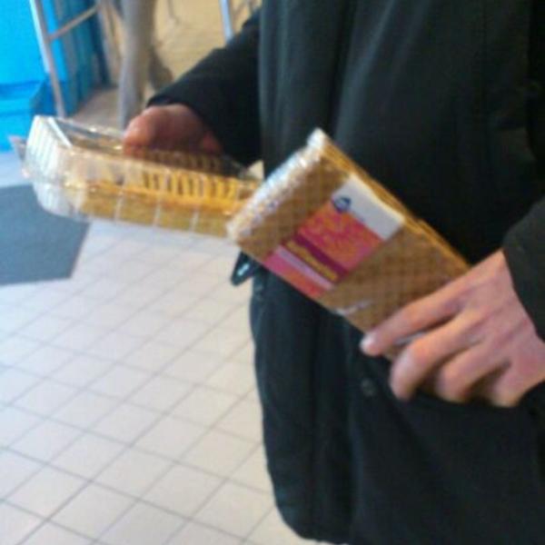 Photo taken at Albert Heijn by micky r. on 2/2/2012-荷兰格罗宁根伍德艾宾格街19号 Photo taken at Albert Heijn by micky r. on 2/2/2012