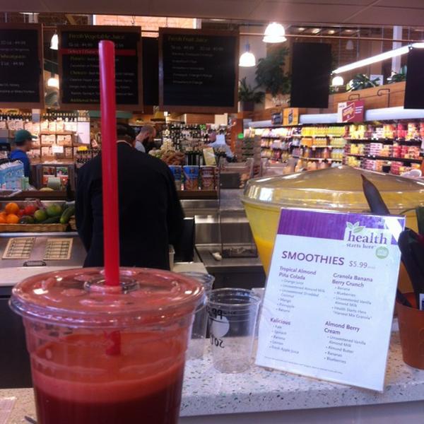 Photo taken at Whole Foods Market by Slegga on 3/10/2012-美国佛罗里达州奥兰多土耳其湖路8003(位于沙湖路) Photo taken at Whole Foods Market by Slegga on 3/10/2012