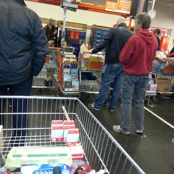 Photo taken at Colruyt by Stijn D. on 4/27/2013-西佛兰德伊泽赫姆维哥路119号 Photo taken at Colruyt by Stijn D. on 4/27/2013