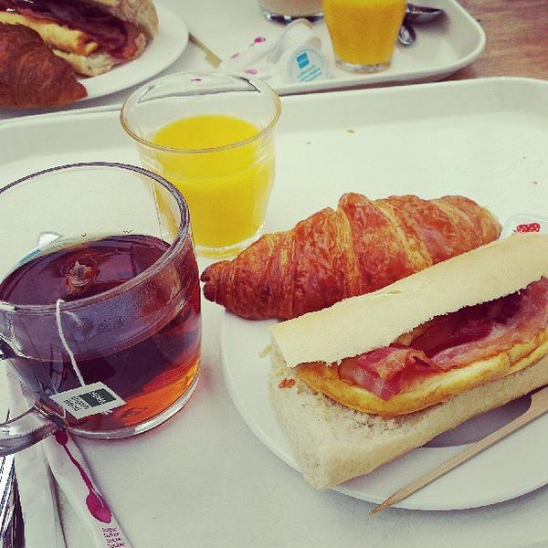 Photo taken at HEMA by Katy E. on 6/29/2013-荷兰格罗宁根赫尔街64号 Photo taken at HEMA by Katy E. on 6/29/2013