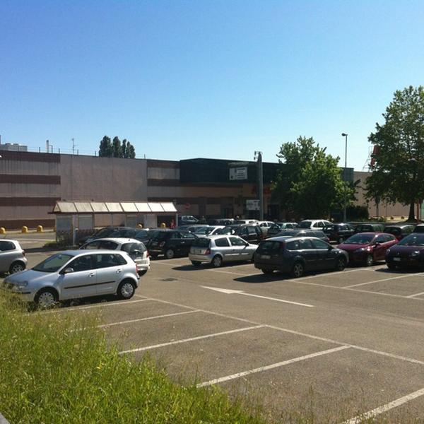 Photo taken at Auchan by Ale R. on 5/17/2012