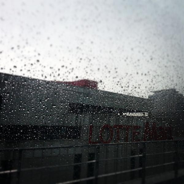 Photo taken at 롯데마트 (LOTTE Mart) by Lee H. on 8/6/2013