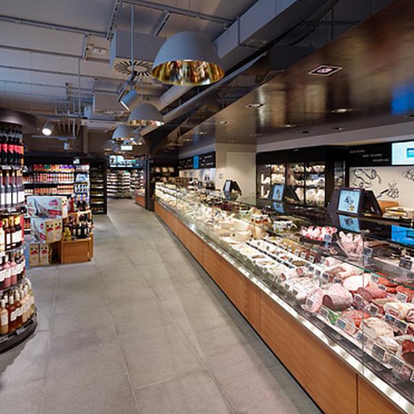 Photo taken at MERKUR Hoher Markt by MERKUR Markt on 2/26/2014