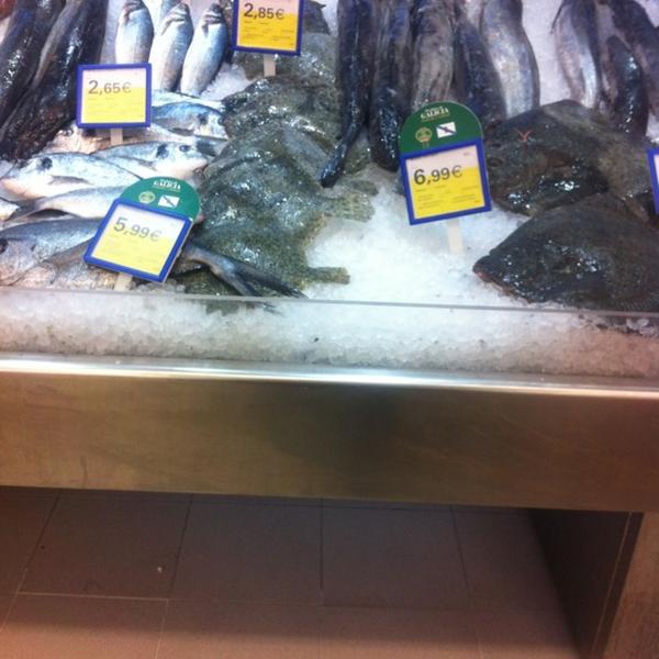 Photo taken at Eroski Center | Rúa Ezequiel Massoni by Dina O. on 5/15/2012