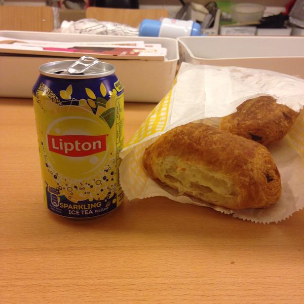 Photo taken at Colruyt by Rutger D. on 12/22/2014-西佛兰德伊泽赫姆维哥路119号 Photo taken at Colruyt by Rutger D. on 12/22/2014