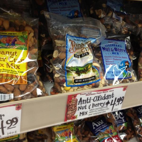 Photo taken at Trader Joe's by Greggers B. on 5/21/2012-加利福尼亚州谢尔曼奥克斯黑泽汀大道滨江路14119号 Photo taken at Trader Joe's by Greggers B. on 5/21/2012