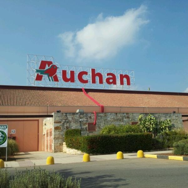 Photo taken at Auchan by Teodoro B. on 10/25/2012