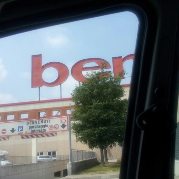 Photo taken at Bennet by Martina O. on 6/24/2012-意大利皮埃蒙特贝尔福尔泰蒙费拉托贝尔福特购物中心 Photo taken at Bennet by Martina O. on 6/24/2012