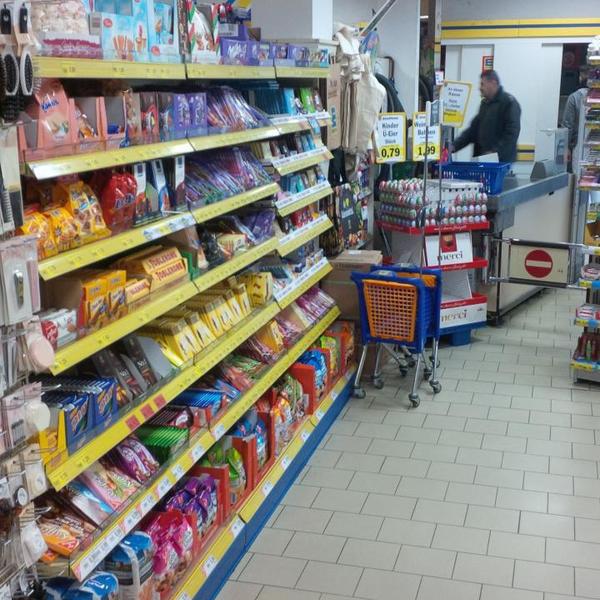 Photo taken at EDEKA by Hubischubi on 1/4/2014