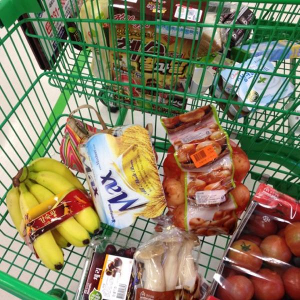 Photo taken at 홈플러스 (Home plus) by KJ on 5/30/2012-京畿道安养市东安区162 Photo taken at 홈플러스 (Home plus) by KJ on 5/30/2012