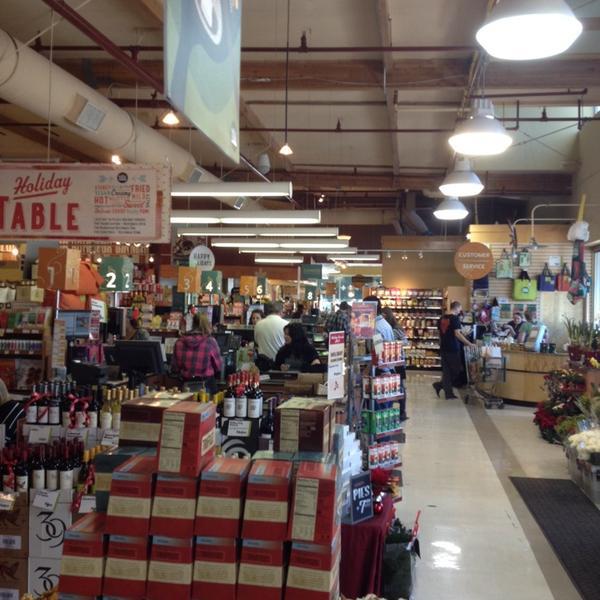 Photo taken at Whole Foods Market by Jon S. on 12/22/2013-加尼福尼亚 洛思加图斯洛斯加托斯大道15980(在花间堂路) Photo taken at Whole Foods Market by Jon S. on 12/22/2013