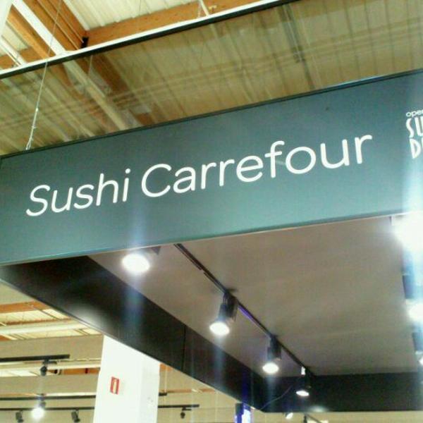 Photo taken at Carrefour Campanar by Mari Carmen on 6/8/2012