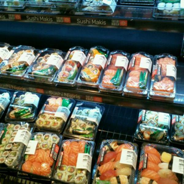 Photo taken at Carrefour Campanar by Mari Carmen on 6/8/2012