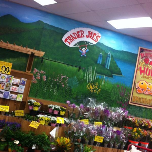 Photo taken at Trader Joe's by Drewski G. on 7/11/2012-佐治亚州桑迪斯普林斯罗斯维尔路6277 Photo taken at Trader Joe's by Drewski G. on 7/11/2012