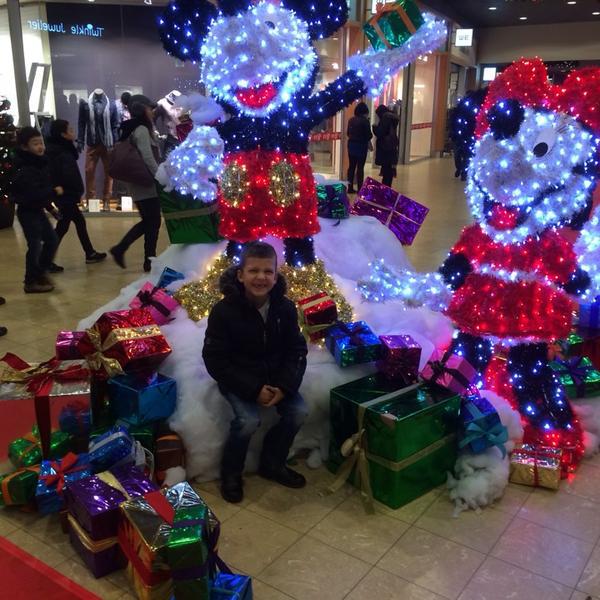 Photo taken at Albert Heijn XL by Jacques S. on 12/24/2013-荷兰格尔德兰阿纳姆克罗嫩堡大道86号 Photo taken at Albert Heijn XL by Jacques S. on 12/24/2013