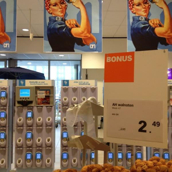 Photo taken at Albert Heijn XL by Anne-Marie v. on 11/19/2012-荷兰北布拉班特省蒂尔堡简海因斯街10号 Photo taken at Albert Heijn XL by Anne-Marie v. on 11/19/2012