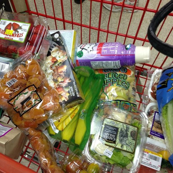 Photo taken at Trader Joe's by Wendy H. on 3/2/2013-加利福尼亚州谢尔曼奥克斯黑泽汀大道滨江路14119号 Photo taken at Trader Joe's by Wendy H. on 3/2/2013