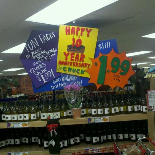 Photo taken at Trader Joe's by Chester Paul S. on 3/8/2012-加利福尼亚州谢尔曼奥克斯黑泽汀大道滨江路14119号 Photo taken at Trader Joe's by Chester Paul S. on 3/8/2012