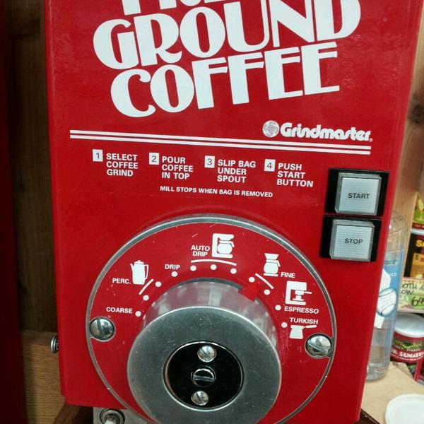 Photo taken at Trader Joe's by Donna W. on 6/22/2013-加利福尼亚州谢尔曼奥克斯黑泽汀大道滨江路14119号 Photo taken at Trader Joe's by Donna W. on 6/22/2013