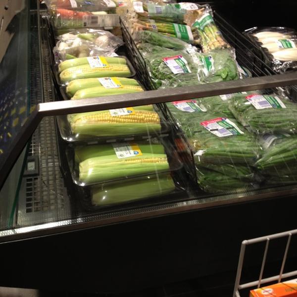 Photo taken at Albert Heijn by Andi M. on 10/6/2012-荷兰南荷兰省卢恩朱莉安娜街37-41号 Photo taken at Albert Heijn by Andi M. on 10/6/2012