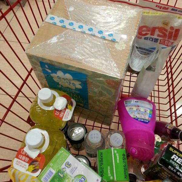 Photo taken at 롯데마트 (Lotte Mart) by Hil C. on 2/27/2014-济州岛乐天超市 Photo taken at 롯데마트 (Lotte Mart) by Hil C. on 2/27/2014