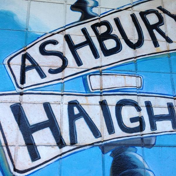 Photo taken at Trader Joe's by Luigi R. on 1/26/2013-加尼福尼亚旧金山雍大街3(在吉里大道) Photo taken at Trader Joe's by Luigi R. on 1/26/2013