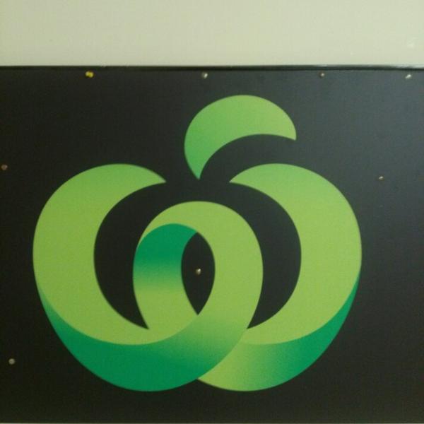 Photo taken at Woolworths by Richi A. on 8/2/2013-新南威尔士州2028双湾新南头路44 Photo taken at Woolworths by Richi A. on 8/2/2013