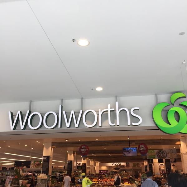 Photo taken at Woolworths by Jisun K. on 2/18/2015-新南威尔士州2028双湾新南头路44 Photo taken at Woolworths by Jisun K. on 2/18/2015