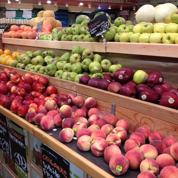 Photo taken at Whole Foods Market by Jon S. on 6/21/2013-加尼福尼亚 坎贝尔巴斯科姆大道1690(汉密尔顿大道) Photo taken at Whole Foods Market by Jon S. on 6/21/2013